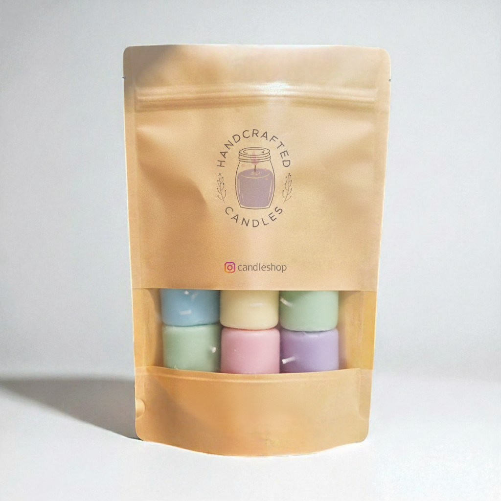 中身が見える窓付きのクラフトパッケージ。色とりどりのハンドメイドキャンドルが収まった、チャック付きスタンドパウチのオリジナルパッケージ印刷例。